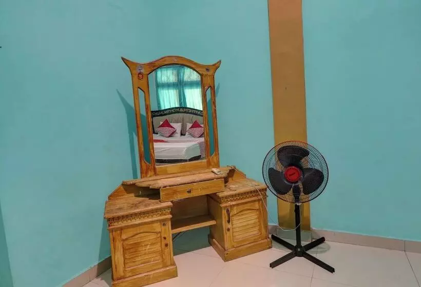 ホテル Rania Kost Simpang Rimbo By Oyo