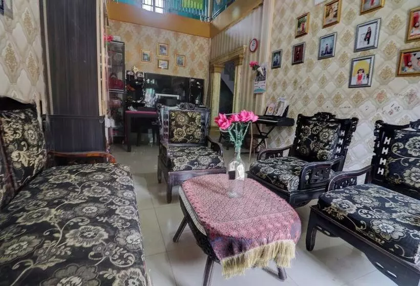 ホテル Rania Kost Simpang Rimbo By Oyo