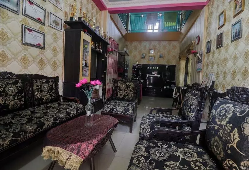 ホテル Rania Kost Simpang Rimbo By Oyo