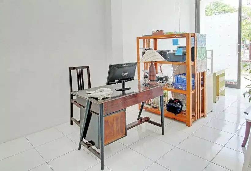 Hotelli Sirih Gading Family Guest House By Oyo