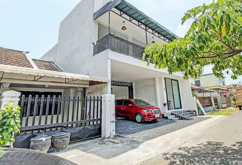 ホテル Sirih Gading Family Guest House By Oyo