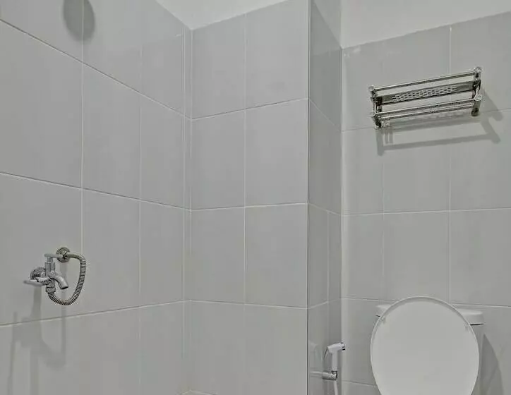 Hotelli Sirih Gading Family Guest House By Oyo