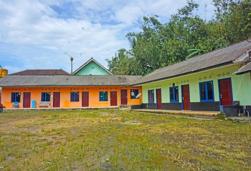 Szálloda Spot On 92212 Penginapan Berkah Mandiri Syariah