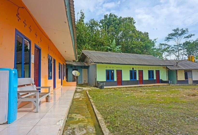 Szálloda Spot On 92212 Penginapan Berkah Mandiri Syariah