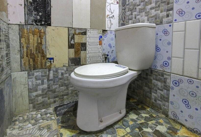 Отель Spot On 93010 Omah Bareng Syariah