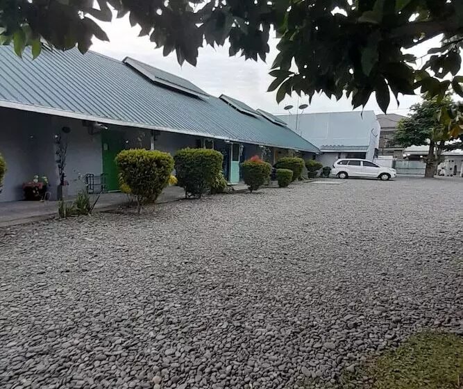 Hotelli Spot On 93102 Tamara Homestay Syariah