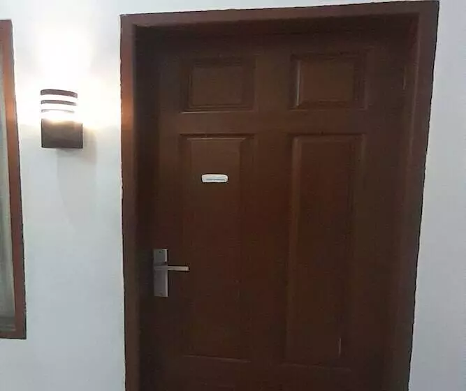 Hotelli Spot On 93102 Tamara Homestay Syariah