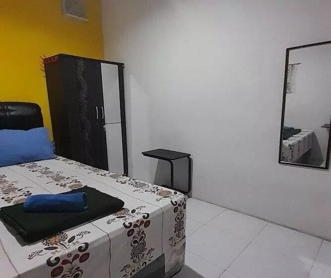 Hotelli Spot On 93102 Tamara Homestay Syariah