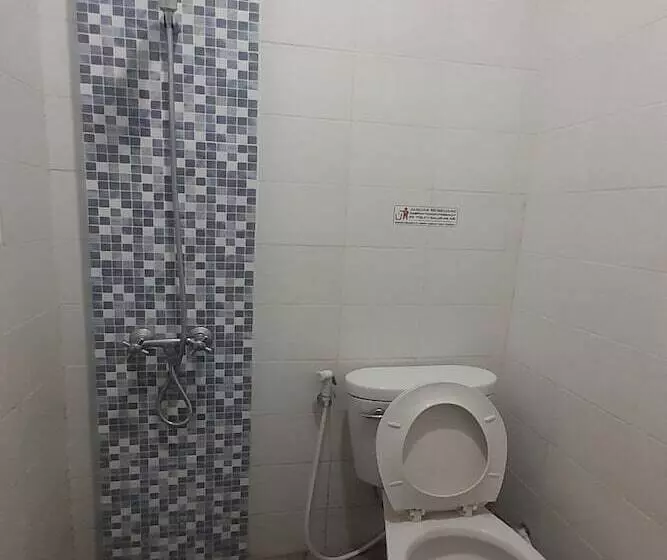 Hotelli Spot On 93102 Tamara Homestay Syariah