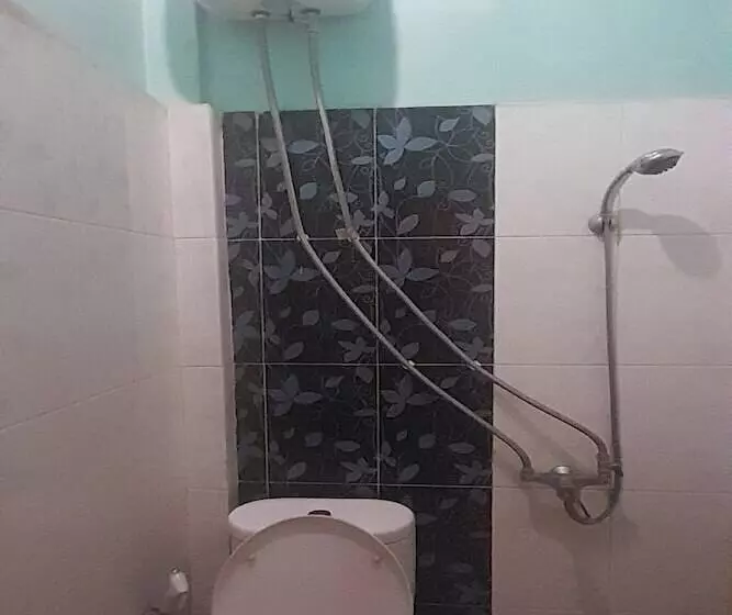 Hotelli Spot On 93102 Tamara Homestay Syariah