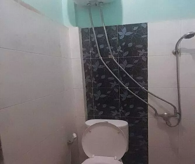 Hotelli Spot On 93102 Tamara Homestay Syariah