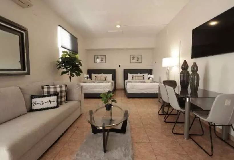 هتل The Good Vibes House