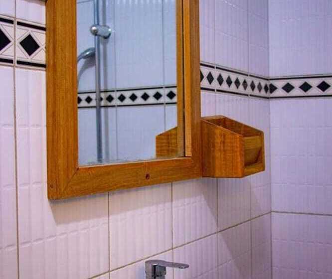 هتل Western Sands