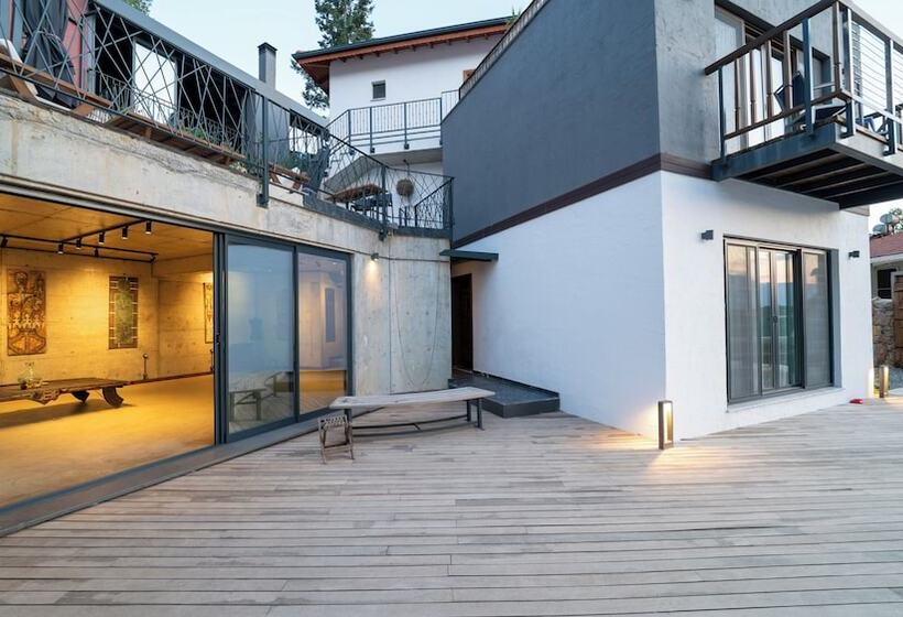 Kikonia Art & Suites