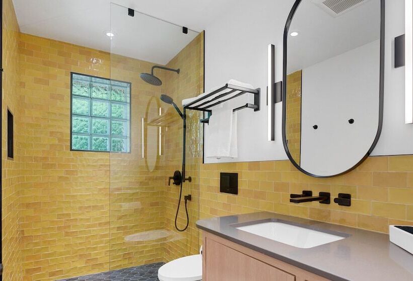 فندق على الطريق The Dudley Inn