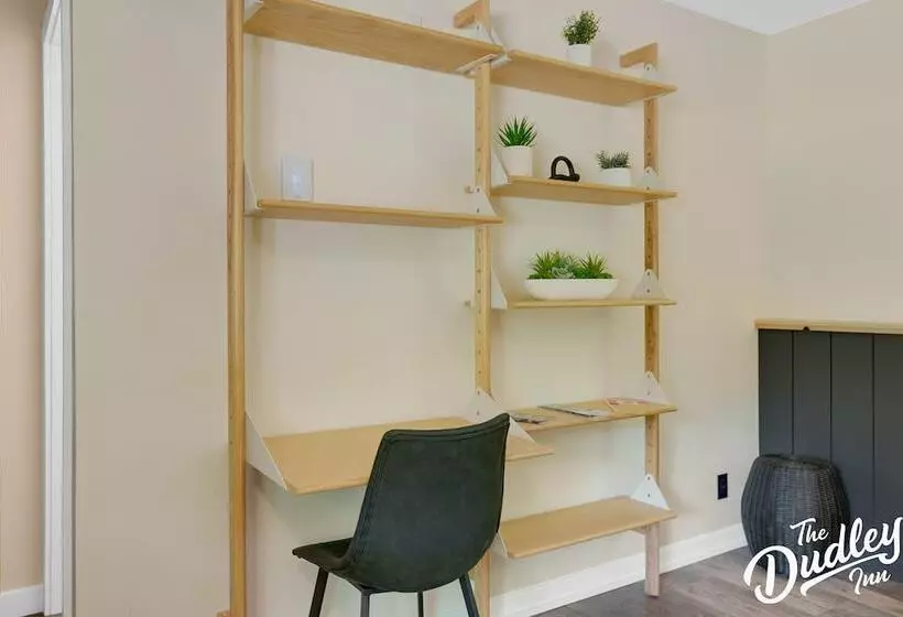 Motelli The Dudley Inn