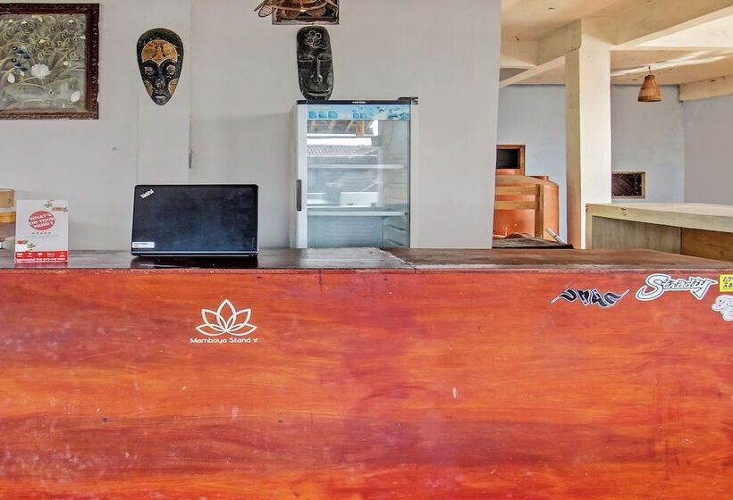 פנסיון Capital O 92747 Ombak Cafe & Homestay