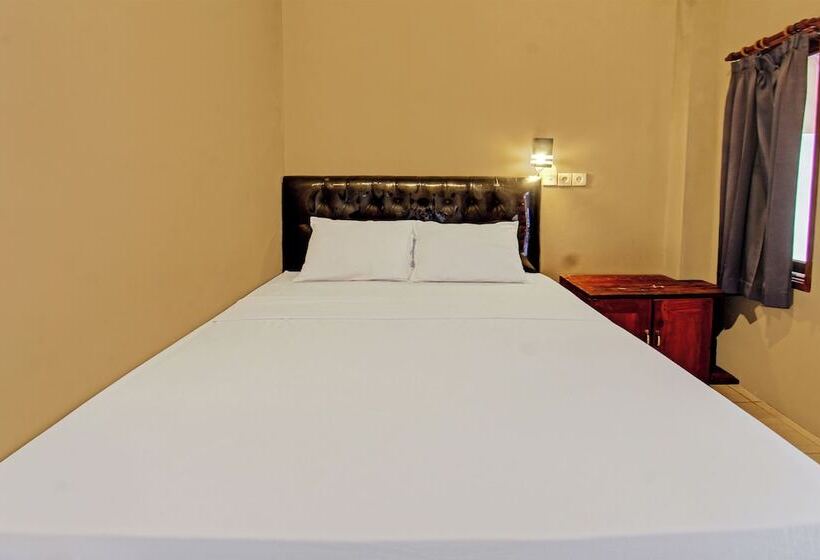 פנסיון Capital O 92747 Ombak Cafe & Homestay