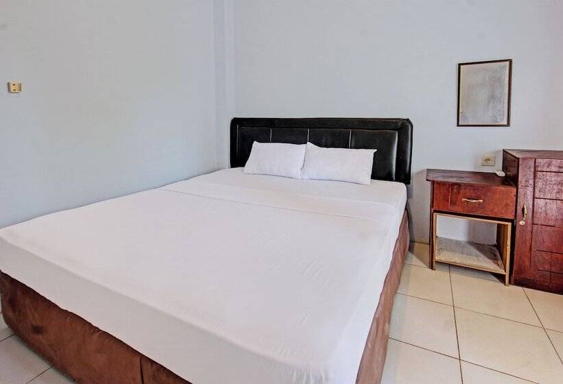 פנסיון Capital O 92747 Ombak Cafe & Homestay