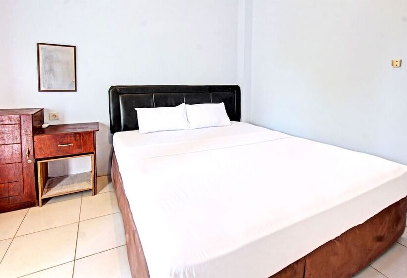 פנסיון Capital O 92747 Ombak Cafe & Homestay