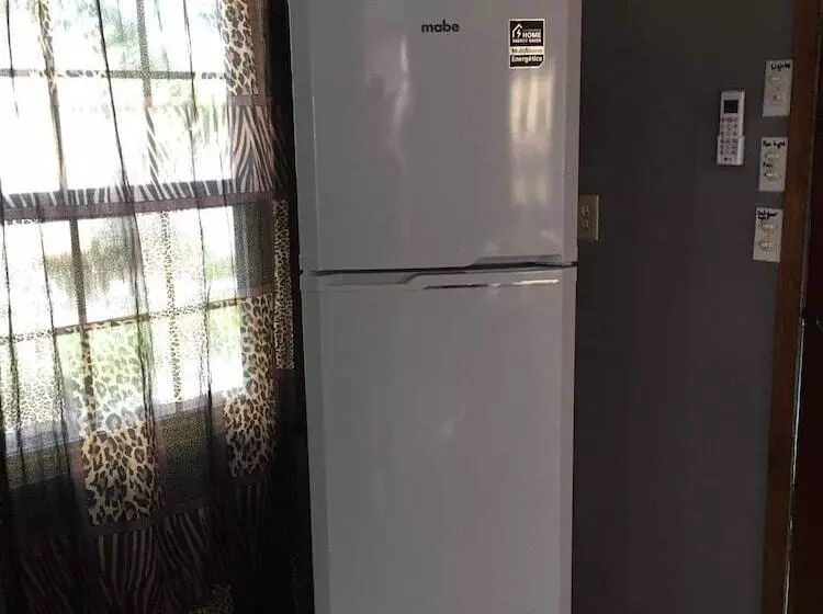 پانسیون Lorraine's Guest House