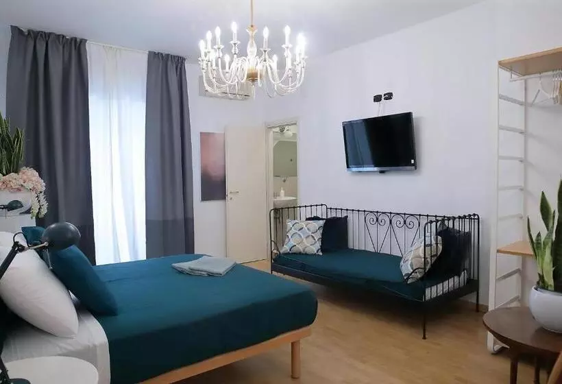 پانسیون L.t. Savoia Palace & Cavour C.l