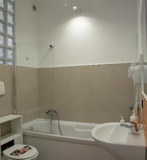 پانسیون L.t. Savoia Palace & Cavour C.l