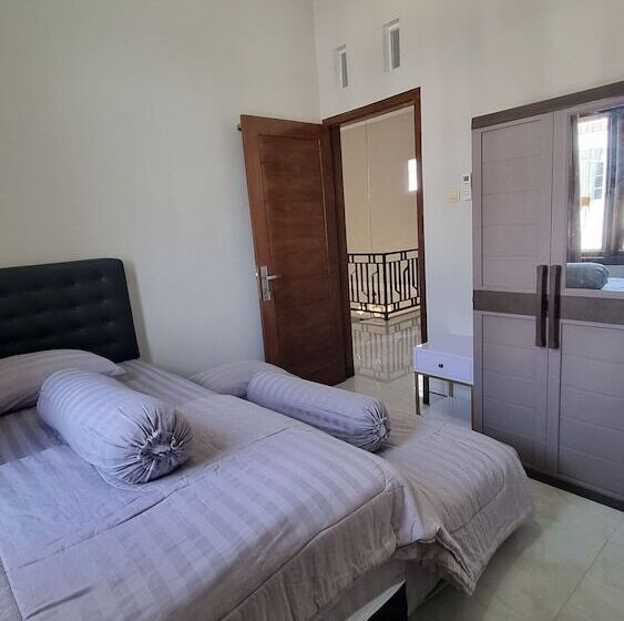 پانسیون Oemah Wisata Ringinsari