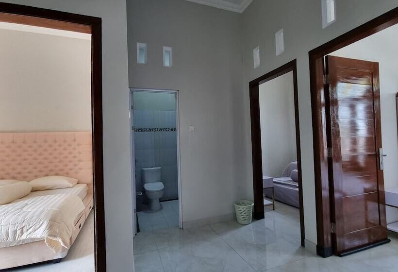 پانسیون Oemah Wisata Ringinsari