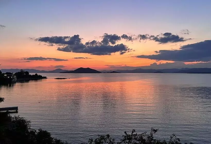Sofıa Ada