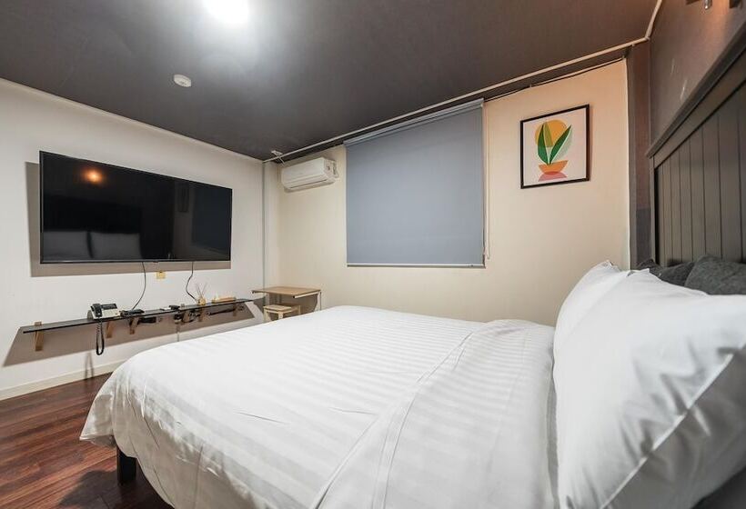Suwon Dalbit Motel