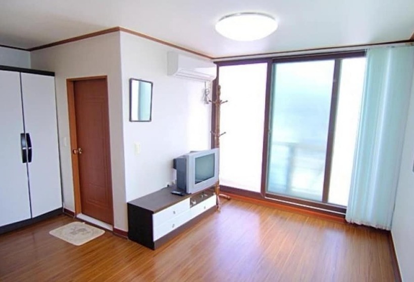 Taean Hakampo Hakampo Pension