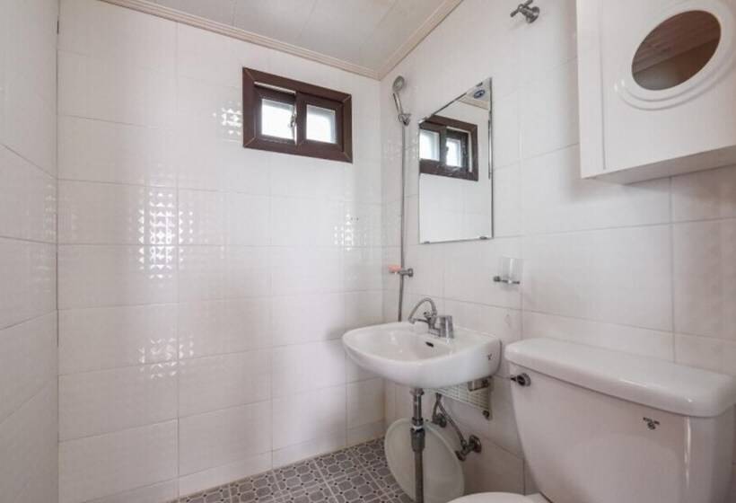 Taean Hakampo Hakampo Pension