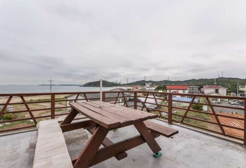 Taean Hakampo Hakampo Pension