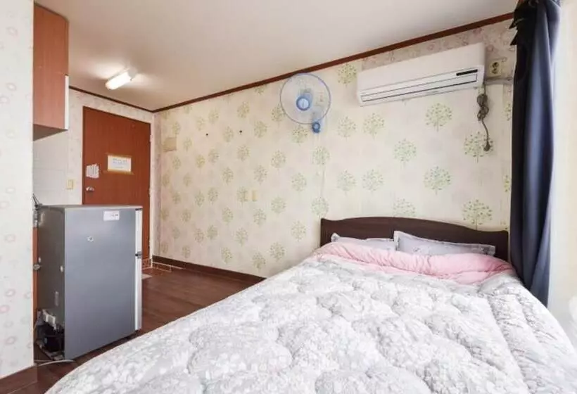 Taean Hakampo Hakampo Pension
