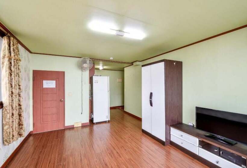 Taean Hakampo Hakampo Pension