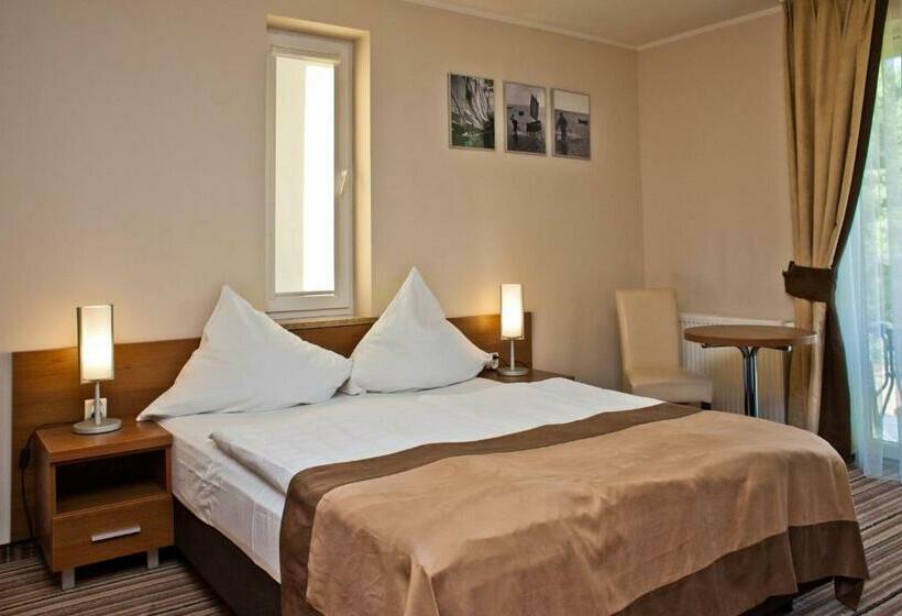 Отель 77 Restauracja Spa