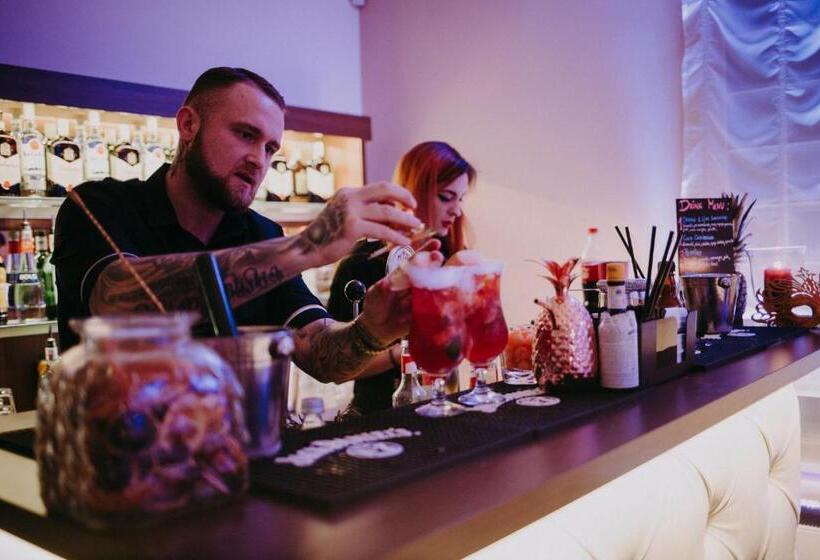 酒店 Biała Akacja Resort & Business