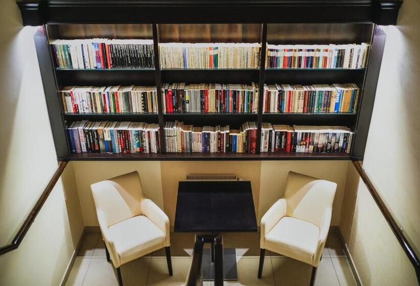 酒店 Biała Akacja Resort & Business