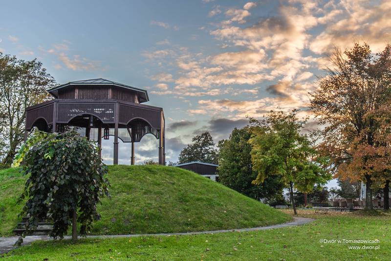 בית מלון כפרי Dwor W Tomaszowicach
