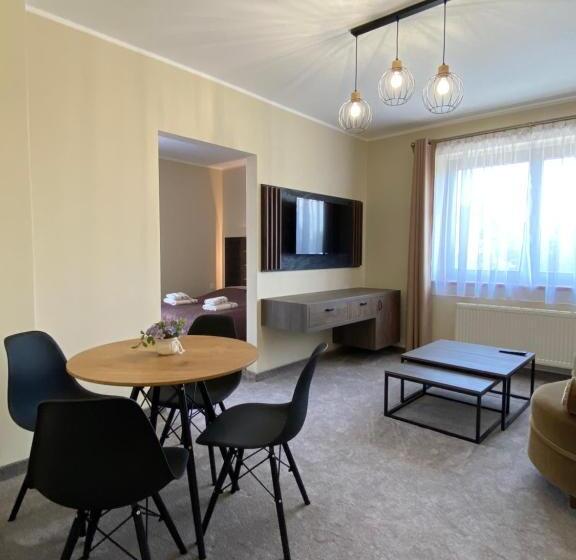 酒店 Dworek Bursztynowy