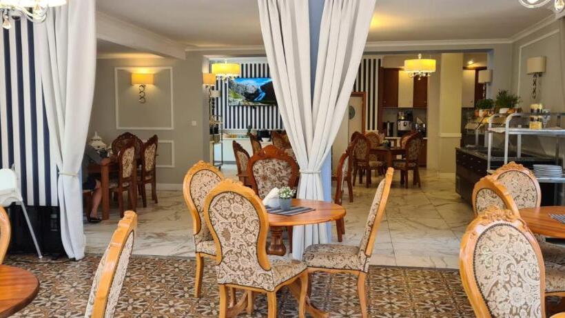 酒店 Dworek Bursztynowy