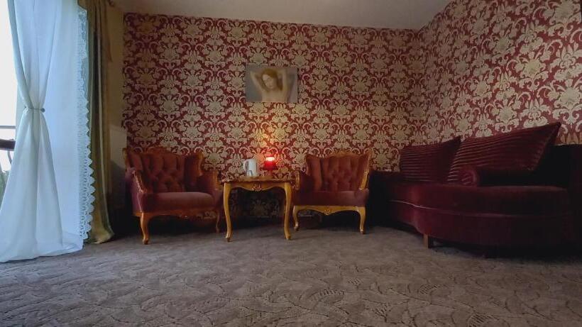 酒店 Dworek Bursztynowy