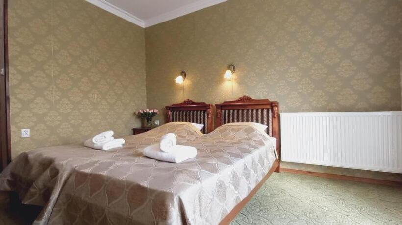 酒店 Dworek Bursztynowy