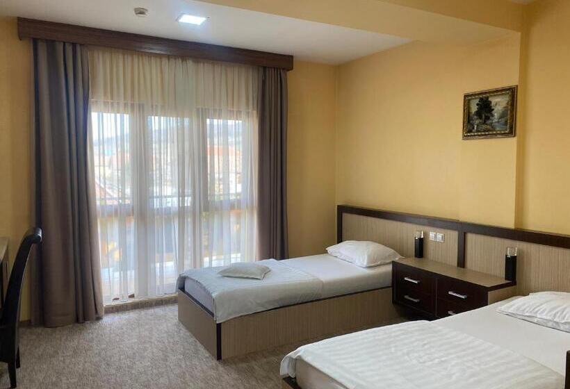 בית מלון כפרי Edelweiss