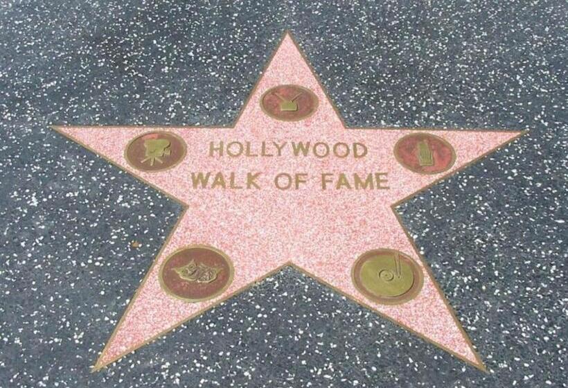 Hotelli Hollywood La Brea Inn