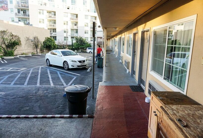 Hotelli Hollywood La Brea Inn