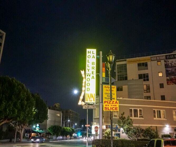 Hotelli Hollywood La Brea Inn