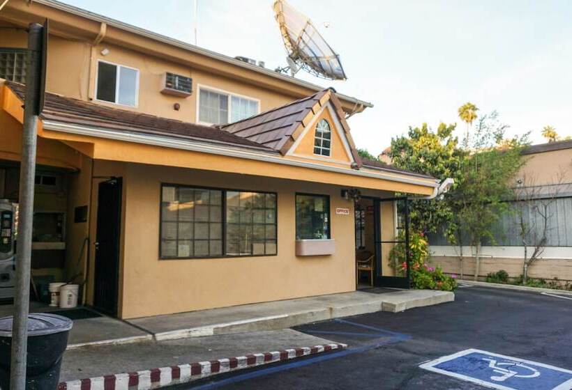 Hotelli Hollywood La Brea Inn