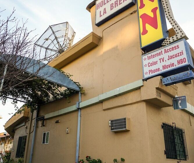 Hotelli Hollywood La Brea Inn